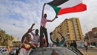 جانب من مظاهرة سابقة في السودان احتفالا بزوال نظام البشير