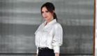 كورونا يربك خطة فيكتوريا بيكهام.. عرض أزياء لـ3 أشخاص