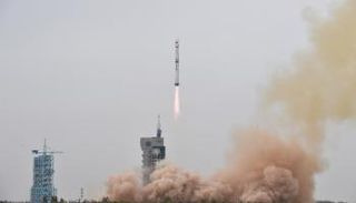 الصين تطلق قمرا صناعيا جديدا