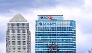 أسهم مصارف عالمية انهارت بعد فضيحة 