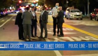 عناصر من شرطة نيويورك في مسرح جريمة