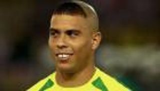 لماذا يملك رونالدو يومي ميلاد؟