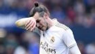 "قبّلوا آثار أقدامه".. وكيل بيل يستفز ريال مدريد