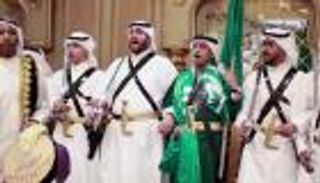 الفلكلور الشعبي يزين احتفالات اليوم الوطني السعودي.. رقصات حماسية
