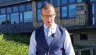 "قطيع أبقار" يقتل بريطانيا أثناء نزهة مع كلبه