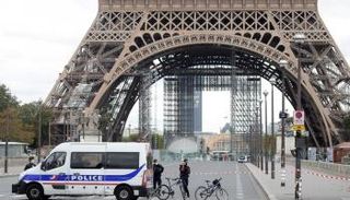 الشرطة الفرنسية أغلقت برج إيفل