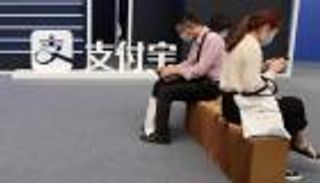 أكبر دراسة جينية أمريكية.. سلالة شهيرة لكورونا تسيطر على الإصابات