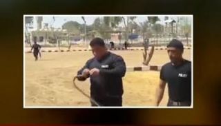 صورة من الفيديو الذي ظهر فيه عقيد الشرطة الشهيد عمرو عبدالمنعم