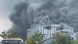 بالصور.. حريق يلتهم مختبرا لشركة هواوي الصينية