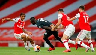 من مواجهة سابقة بين ليفربول وأرسنال