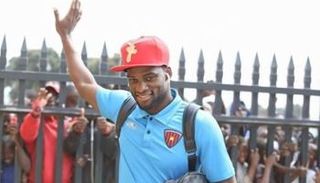 آري بابل جناح أول أغسطس الأنجولي