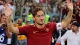 معجزة تتجاهل العداء.. توتي يعيد لاعبة لاتسيو من غيبوبة