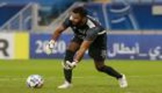 حارس الأهلي السعودي بعد التأهل: غيرنا عادوا بالطائرة