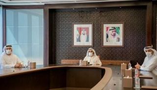 الشيخ محمد بن راشد آل مكتوم يستعرض خطة مركز محمد بن راشد للفضاء 