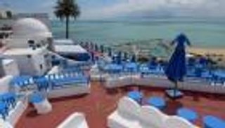 سياحة تونس تفلت من "العام الأبيض".. ووضع الفنادق كارثي