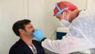 كورونا حول العالم.. الإصابات تتجاوز 32 مليوناً وبريطانيا تدعم "الصحة العالمية"