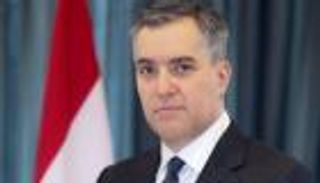 التيار الوطني بلبنان يعلن موقفه من اعتذار أديب