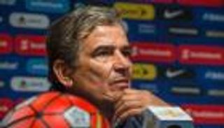 مدرب الإمارات يكشف خطة الإعداد لحلم كأس العالم