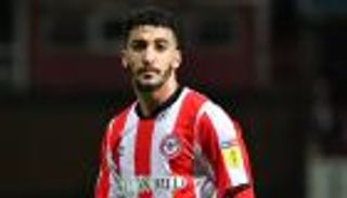 مدرب برينتفورد يوجه صدمة وإشادة للجزائري بن رحمة