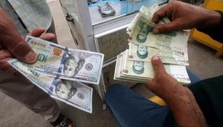 انهيار تاريخي للريال الإيراني