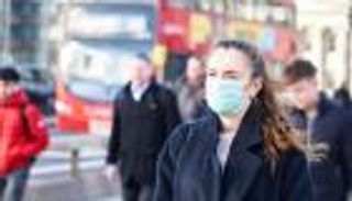 كورونا حول العالم.. الوفيات تقترب من المليون وطفرة في إصابات أمريكا