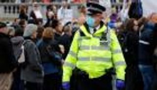 صدامات واعتقالات بمظاهرة ضد قيود كورونا ببريطانيا