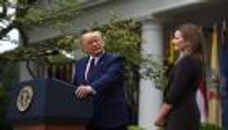 ترامب يحسم المعركة.. ترشيح إيمي باريت رسميا