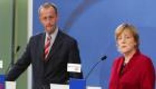 مفاجأة.. خصم ميركل يقترب من خلافتها