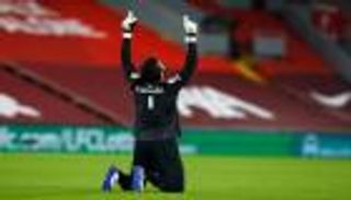 ليفربول ضد أرسنال.. 5 دقائق تصنع بطولة أليسون بيكر