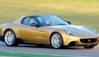 رحلة بالصور تكشف أبرز سيارات فيراري الفارهة