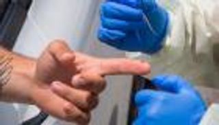 بريطانيا تسجل أكبر قفزة يومية في إصابات كورونا