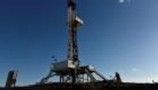 موجة مكاسب في وول ستريت.. والذهب والنفط يردعان الدولار