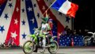 الأفيال والقرود والذئاب "تهرب" من أسر السيرك الفرنسي