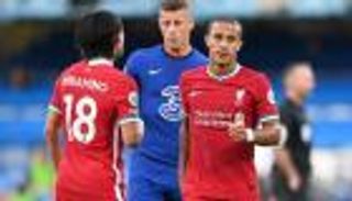 سبب غريب وراء ابتعاد ألكانتارا عن قمة ليفربول وأرسنال