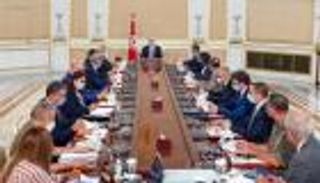 الرئيس التونسي يتهم "شبكات خطيرة" بمحاولة إرباك المجتمع