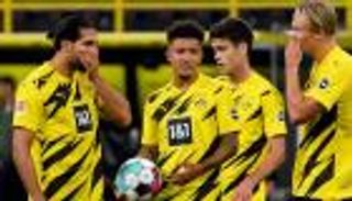 تعنت دورتموند يدفع مانشستر يونايتد لتخليص برشلونة من "المشاغب"