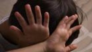 مصري يهتك عرض طفل في سيارته.. والنيابة تكشف تفاصيل الجريمة