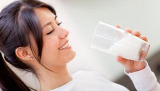 فوائد شرب الحليب يوميا