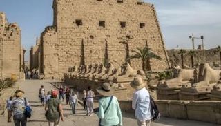 مصر.. رسوم تأشيرات السياحة الوافدة صفر دولار