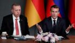 تركيا تتودد وأوروبا تتوعد.. أردوغان بمصيدة العقوبات