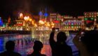 القرية العالمية بدبي تبدأ 2021 برقم قياسي جديد في جينيس