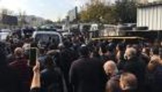 صور.. دمشق تودع المخرج حاتم علي في جنازة مهيبة