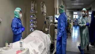 أطقم طبية في أحد المستشفيات الليبية - أرشيفية