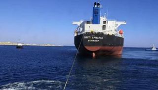 الناقلة (KRITI SAMARIA) بميناء الحريقة النفطي