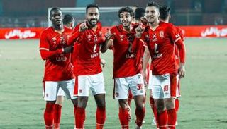لاعبو الأهلي يحتفلون بأحد الأهداف