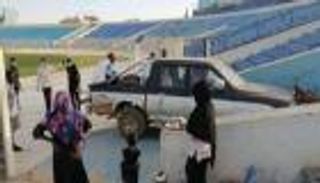 بالفيديو.. سيارة "نصف نقل" وسيلة الإسعاف الطائر في الدوري السوداني