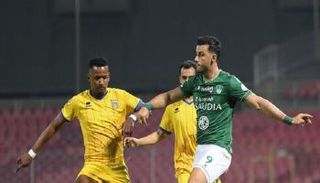 عمر السومة مهاجم الأهلي السعودي