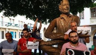 تمثال للصحفي اللبناني الذي جـرى اغتياله عام 2005 سمير قصير