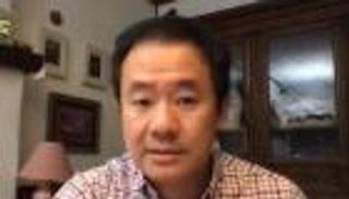 رهينة أمريكي سابق يطالب بايدن بالضغط على إيران