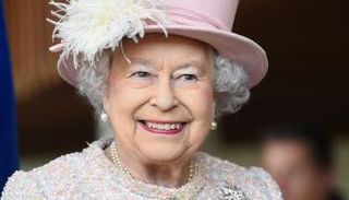 الملكة إليزابيث الثانية ملكة إنجلترا